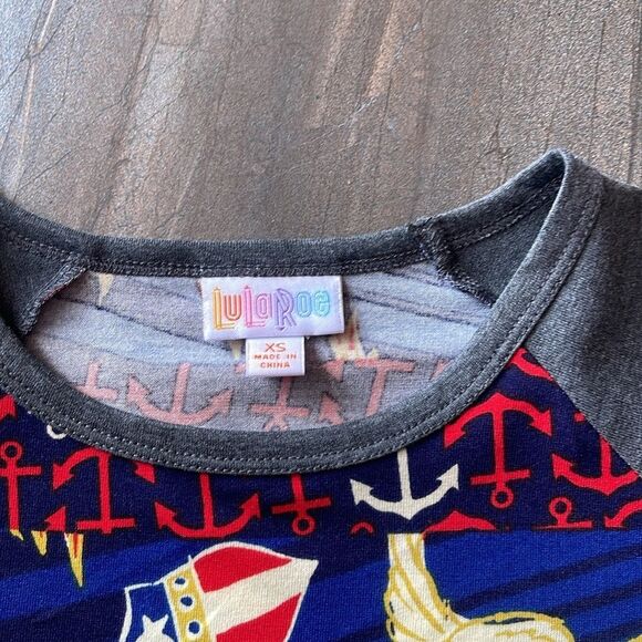 LuLaRoe Unisex S Red/Blue/Gray ‘Eagle and Crest’ Patriotic Randy Raglan Size XS - Picture 6 of 11